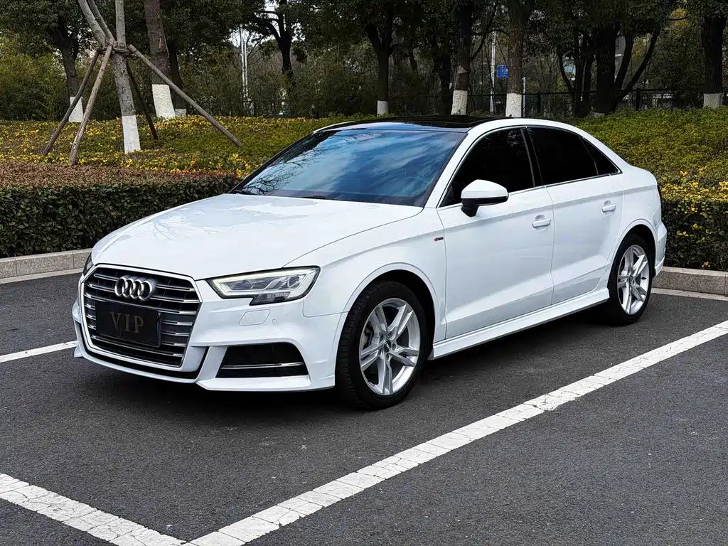 Audi A3 2020 Limousine 35 TFSI Fashion Type National VI купить на сайте DeffCars