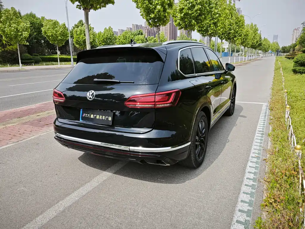 Touareg 2019 2.0TSI Pilot Edition National VI купить на сайте DeffCars