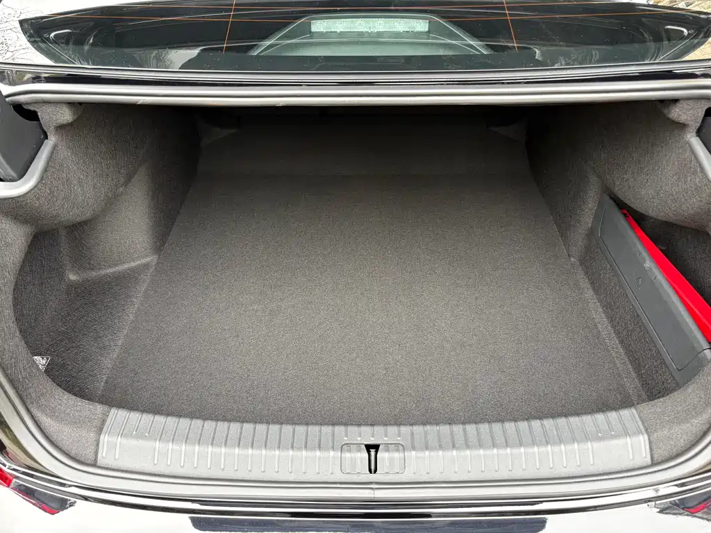 Passat 2024 380TSI Deluxe Edition купить на сайте DeffCars