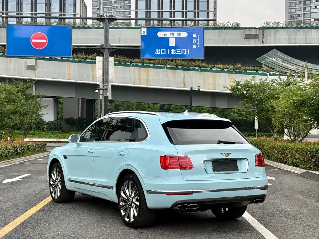 Bentayga 2018 4.0T V8 купить на сайте DeffCars