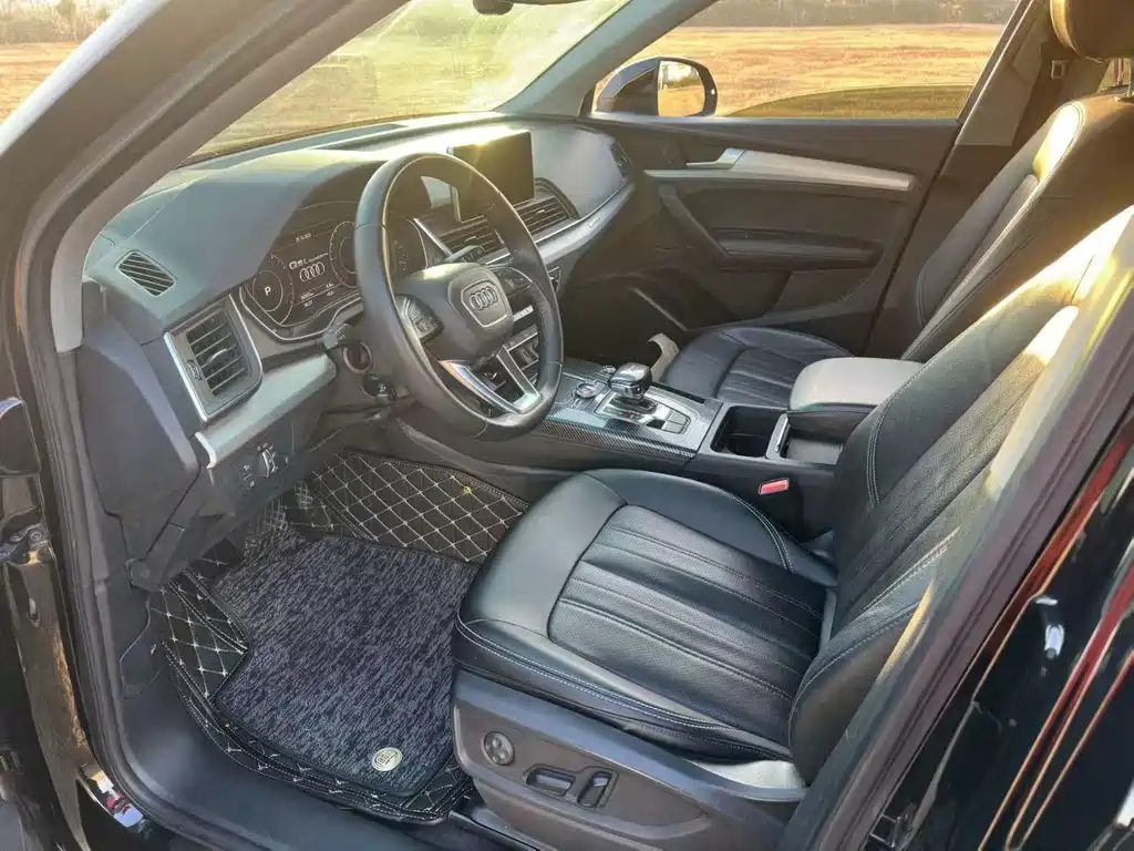 Audi Q5L 2020 40 TFSI enjoys fashionable style купить на сайте DeffCars