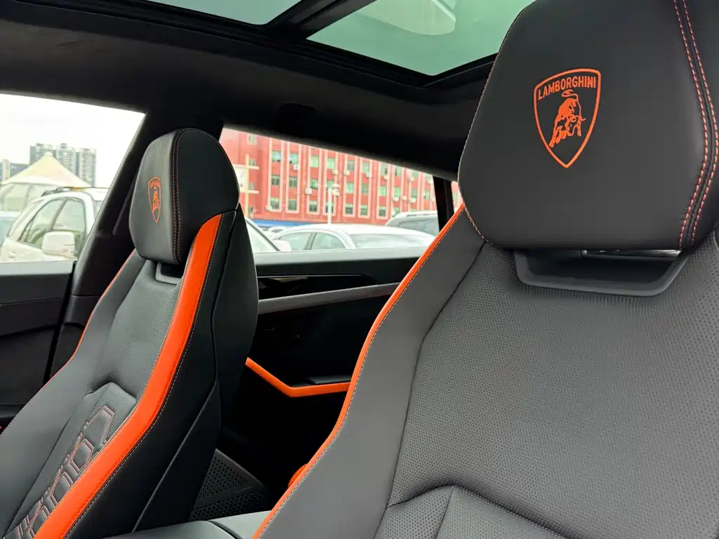 Urus SE 2025 4.0T Standard Edition купить на сайте DeffCars