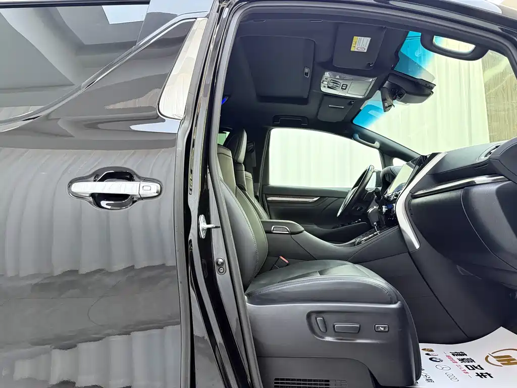 Wilfa 2023 Crown Dual Engine 2.5L HV Premium Edition купить на сайте DeffCars
