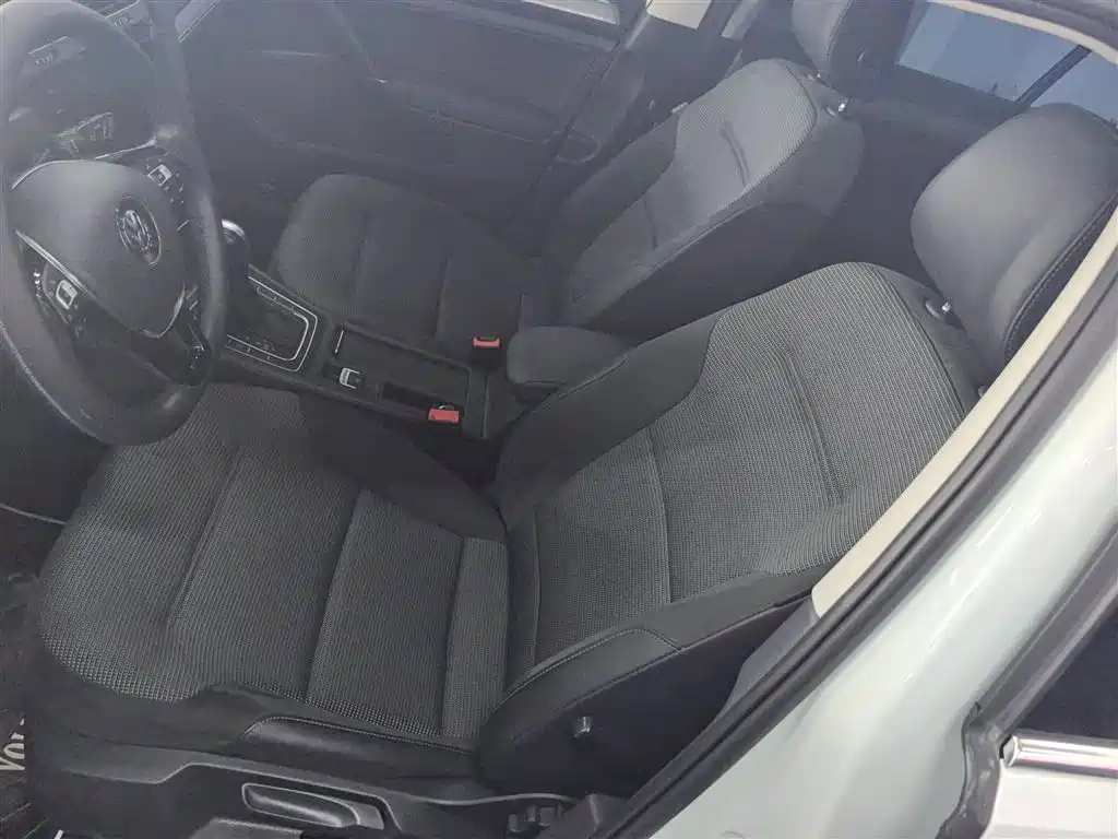 Golf 2020 Beloved Edition 280TSI DSG Comfort Type купить на сайте DeffCars