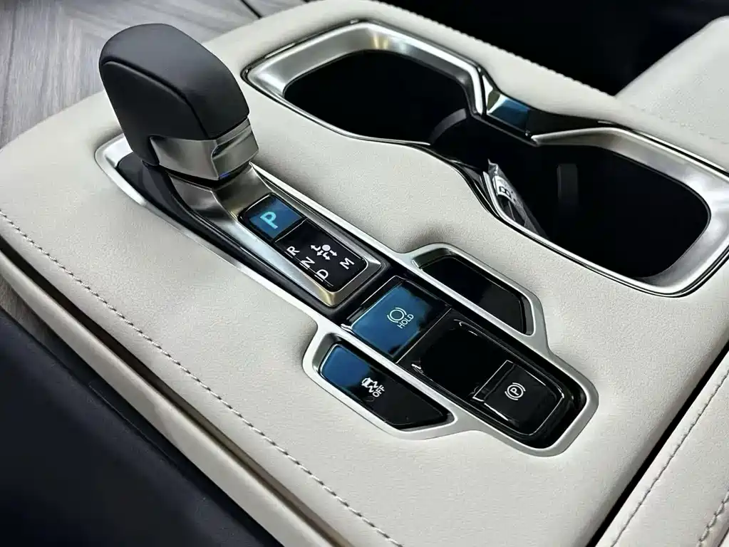 Lexus LM 2025 350h seven-seat elegant version купить на сайте DeffCars