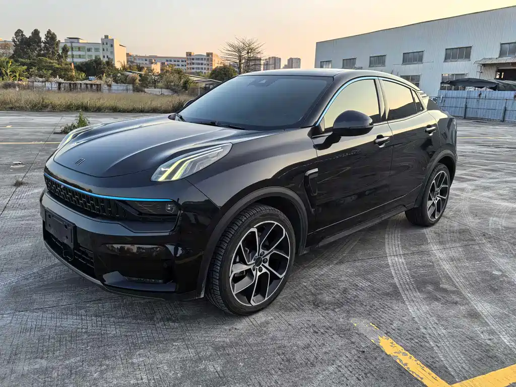 Lynk & Co 05 2020 2.0TD two-wheel drive shines Halo купить на сайте DeffCars