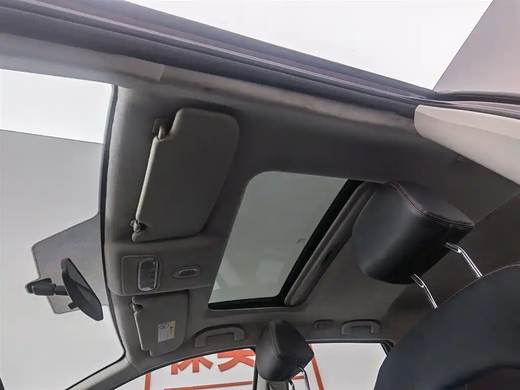 Venucia T70 2018 2.0L CVT Ruixiang Edition купить на сайте DeffCars