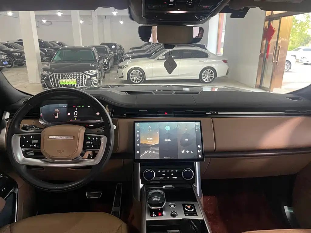 Range Rover 2023 3.0 L6 400PS Extended Edition купить на сайте DeffCars