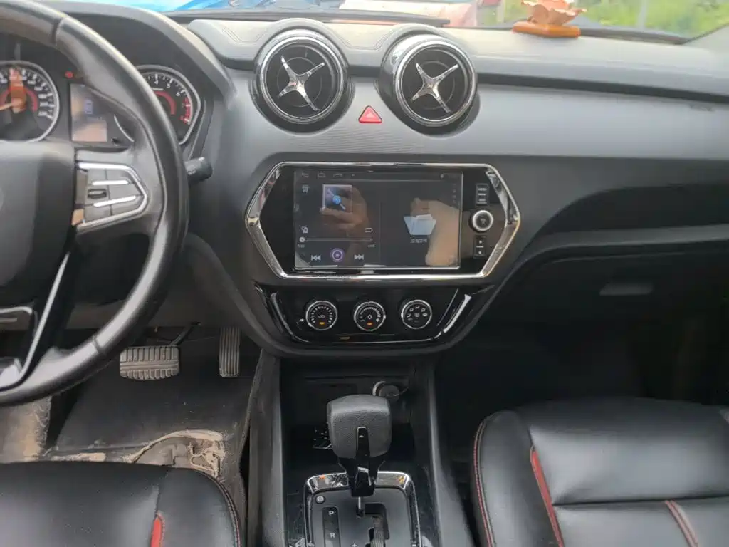 Southeast DX3 2016 1.5T CVT flagship model купить на сайте DeffCars