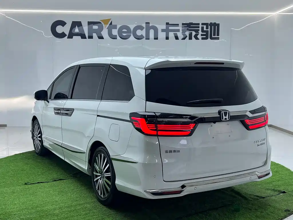 Alison 2022 2.0L e:HEV Deluxe Edition купить на сайте DeffCars