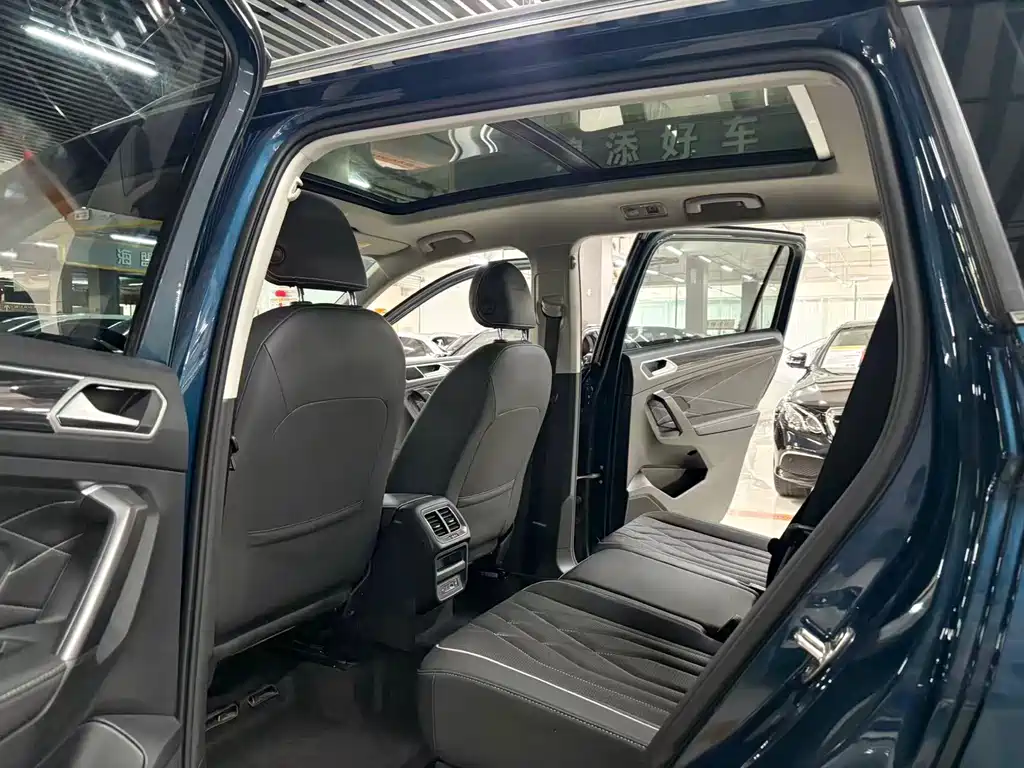 Tiguan L 2023 280TSI automatic two-wheel drive Chaochuang limited edition купить на сайте DeffCars
