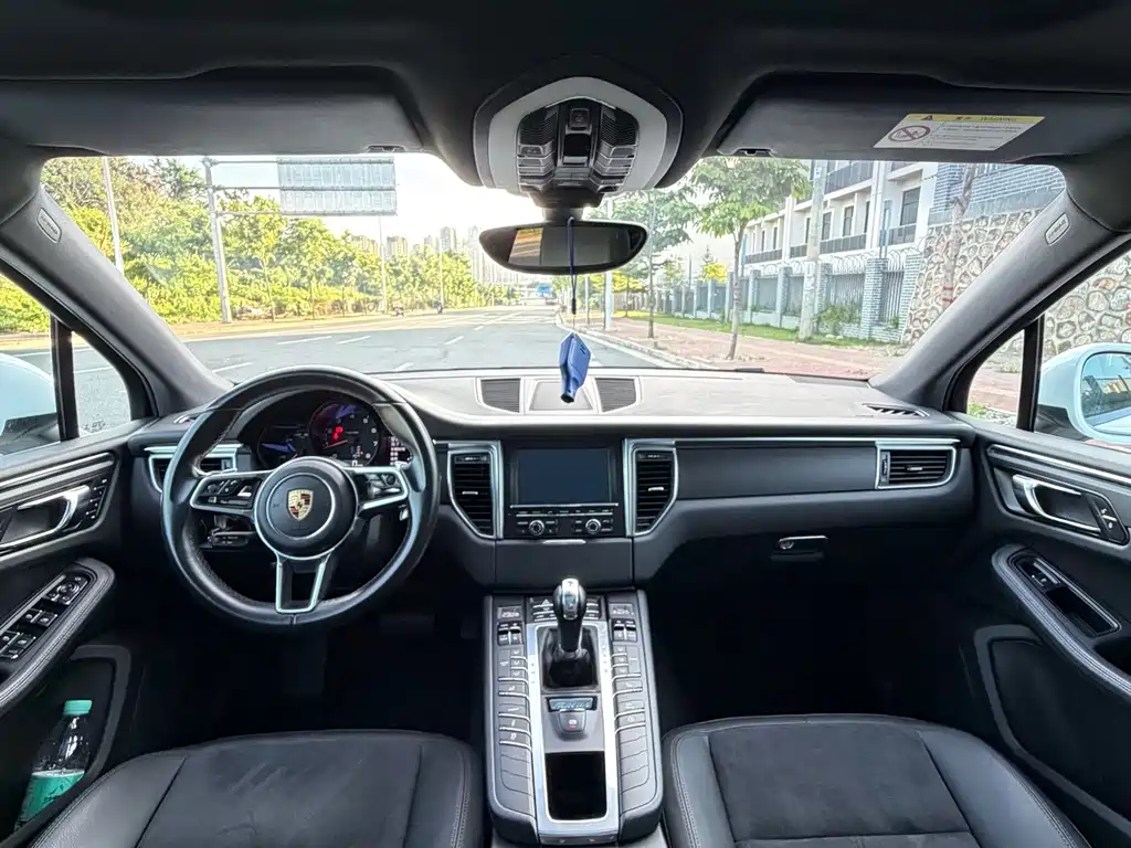 Macan 2016 Macan 2.0T купить на сайте DeffCars