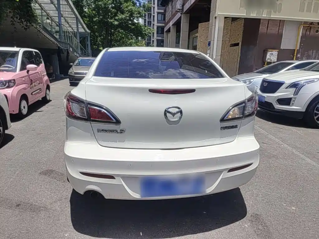 Mazda 3 Star 2015 Sedan 1.6L Automatic Elite купить на сайте DeffCars
