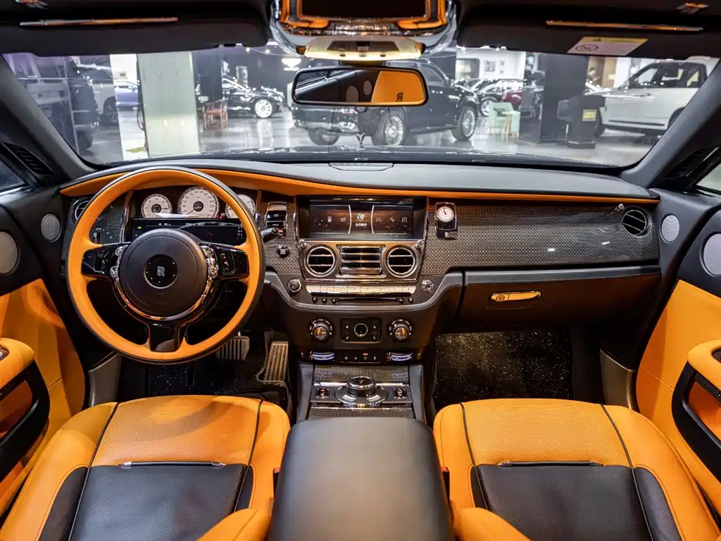 Phantom 2018 6.6T Black Badge купить на сайте DeffCars