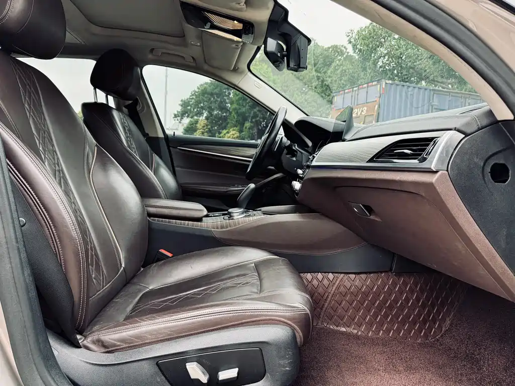 BMW 5 Series 2018 facelift 530Li leading model luxury package купить на сайте DeffCars