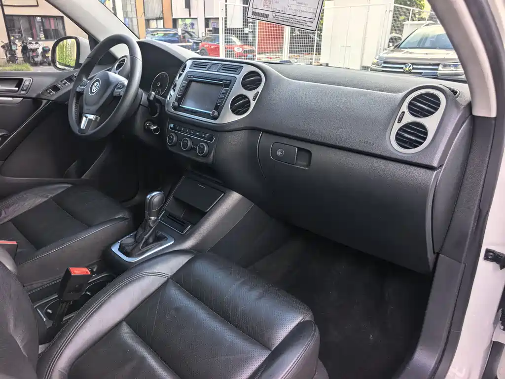 Tiguan 2013 1.8TSI automatic two-wheel drive luxury model купить на сайте DeffCars
