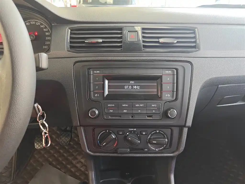 Santana 2021 1.5L Manual Fashion Edition купить на сайте DeffCars