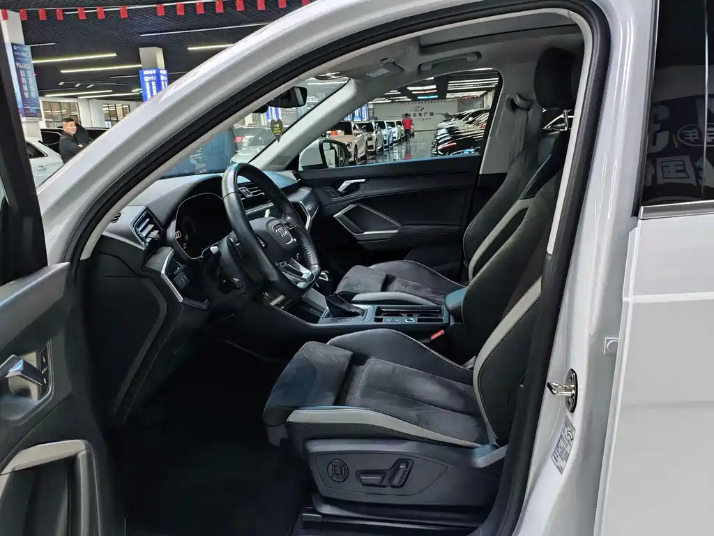 Audi Q3 2020 35 TFSI Fashionable and Dynamic купить на сайте DeffCars