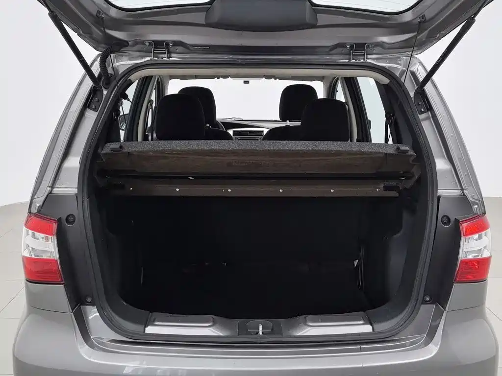 Liwei 2015 1.6XE manual comfort version купить на сайте DeffCars