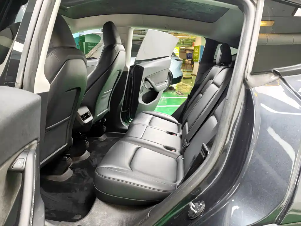 Model Y 2024 rear-wheel drive version купить на сайте DeffCars