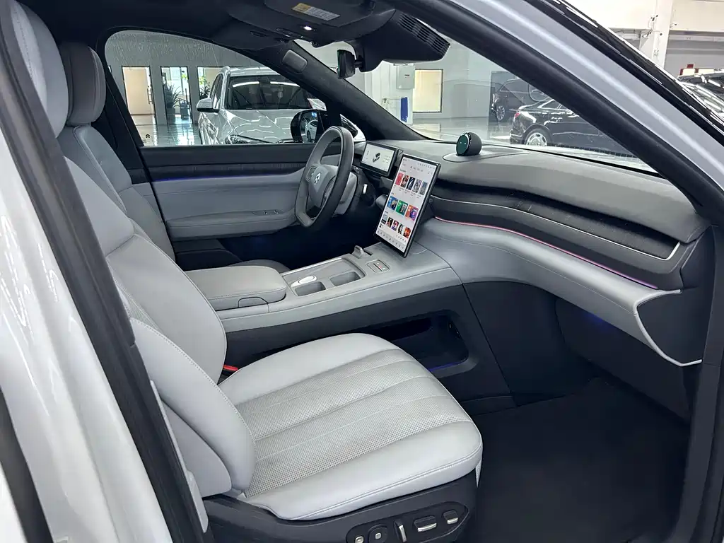 NIO ES8 2023 75kWh Executive Edition купить на сайте DeffCars