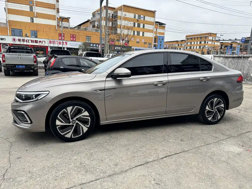 Bora 2023 300TSI DSG Premium Edition купить на сайте DeffCars