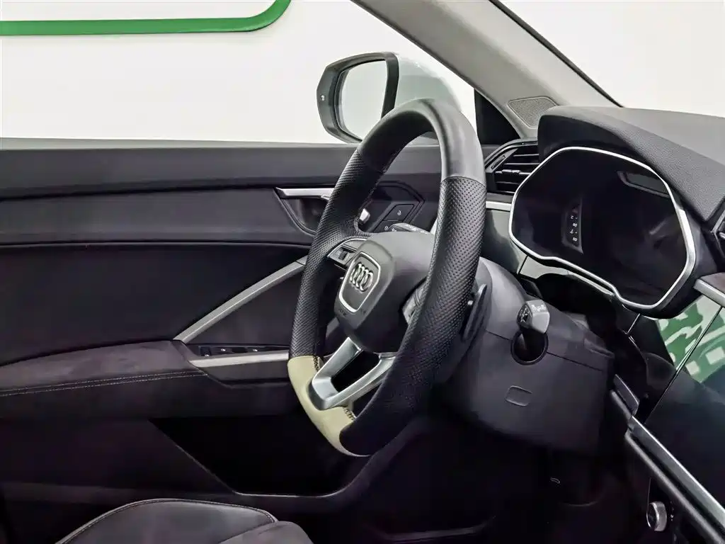 Audi Q3 2022 35 TFSI Fashionable and Dynamic купить на сайте DeffCars