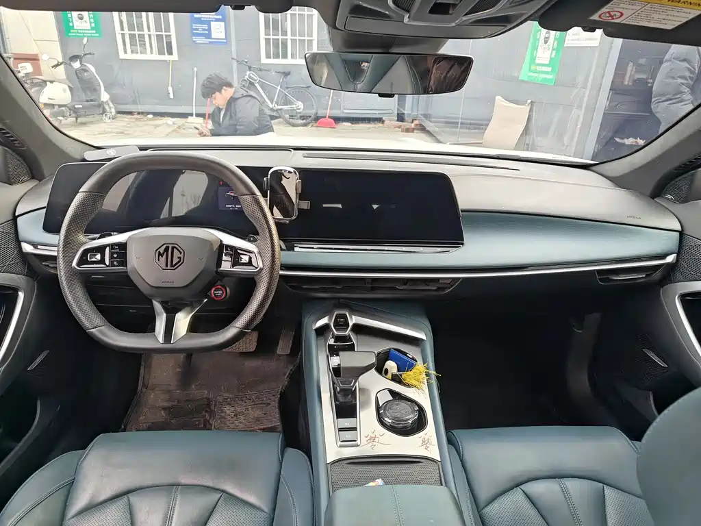 MG7 2025 2.0T 405 AT luxury version купить на сайте DeffCars