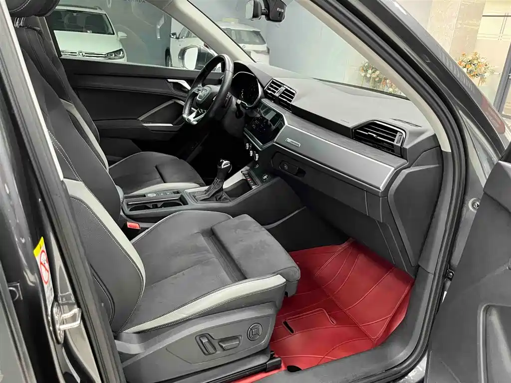 Audi Q3 2022 35 TFSI Fashionable and Dynamic купить на сайте DeffCars