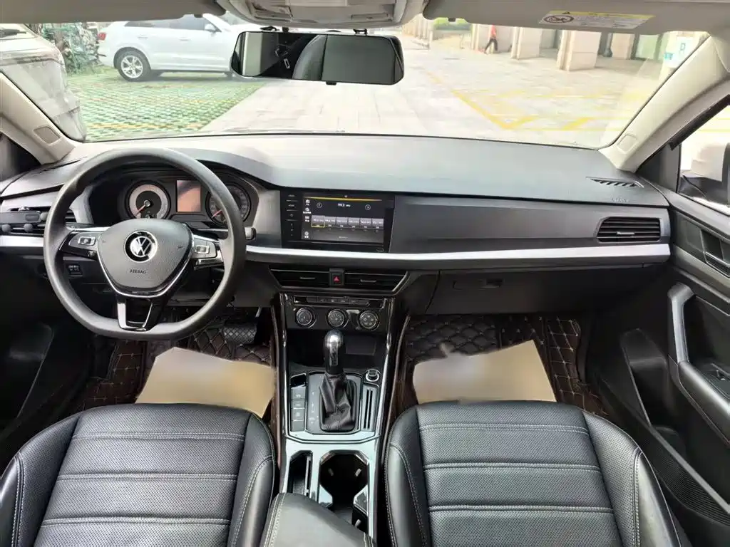 Lavida 2021 1.5L automatic fashion version купить на сайте DeffCars