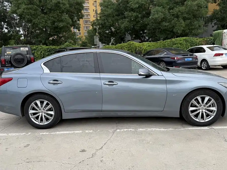 Infiniti Q50 2014 3.7L luxury sports version купить на сайте DeffCars