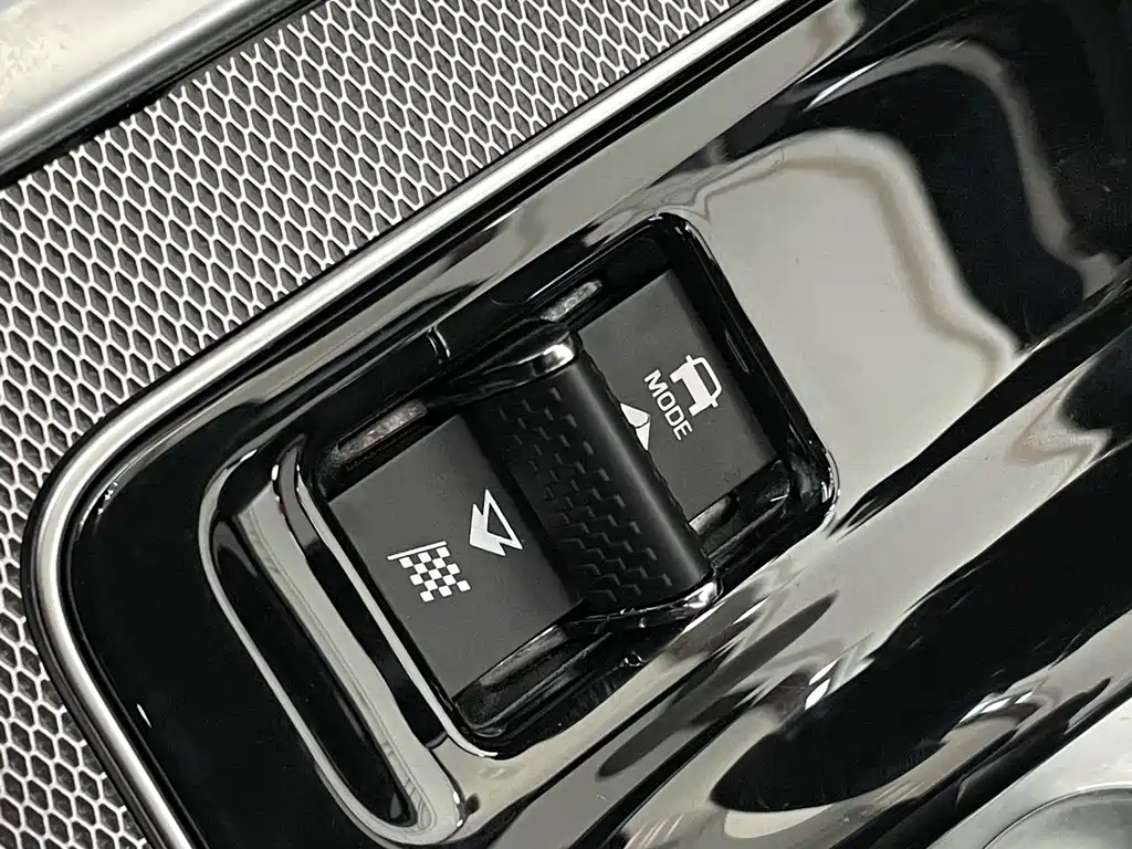 Jaguar XEL 2021 2.0T 250PS R-DYNAMIC S Advanced Sports Edition купить на сайте DeffCars