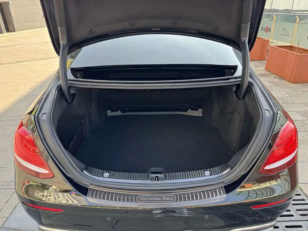 Mercedes-Benz E-Class 2019 E 200 L купить на сайте DeffCars