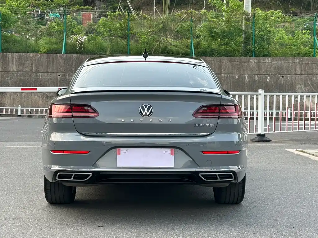 FAW-Volkswagen CC 2023 380TSI eye-catching version купить на сайте DeffCars