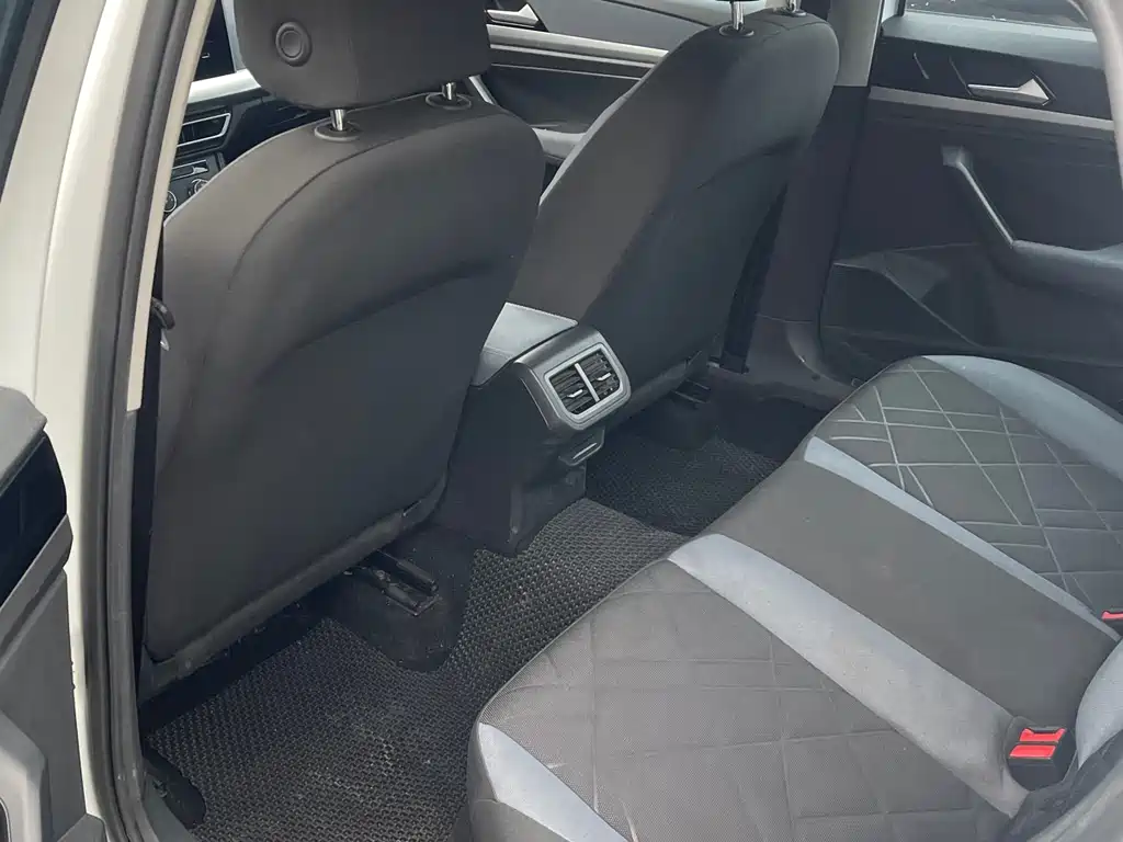 Lavida 2023 1.5L automatic Deyi version купить на сайте DeffCars