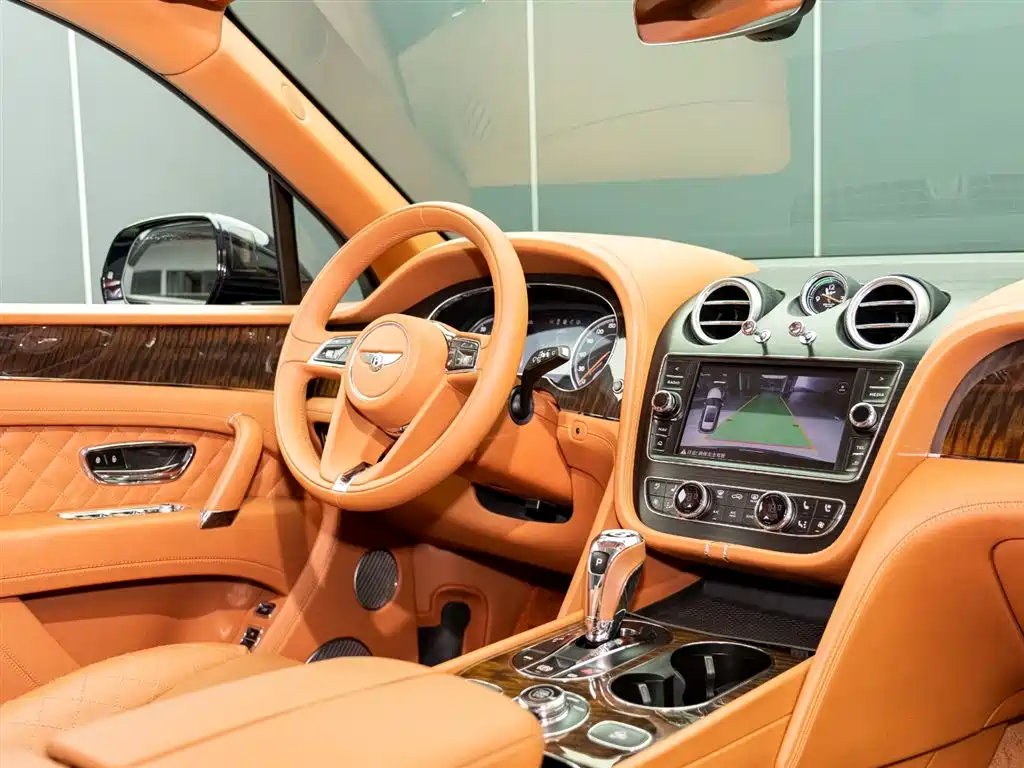 Bentayga 2017 6.0T Standard Edition купить на сайте DeffCars