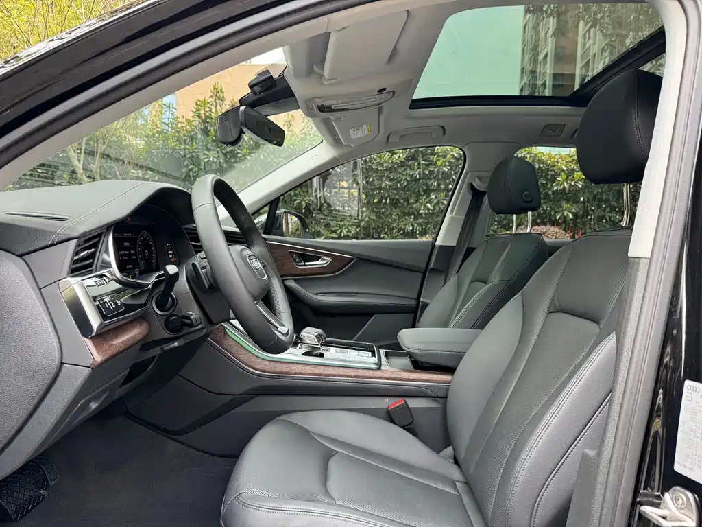 Audi Q7 2023 45 TFSI quattro S line sports купить на сайте DeffCars