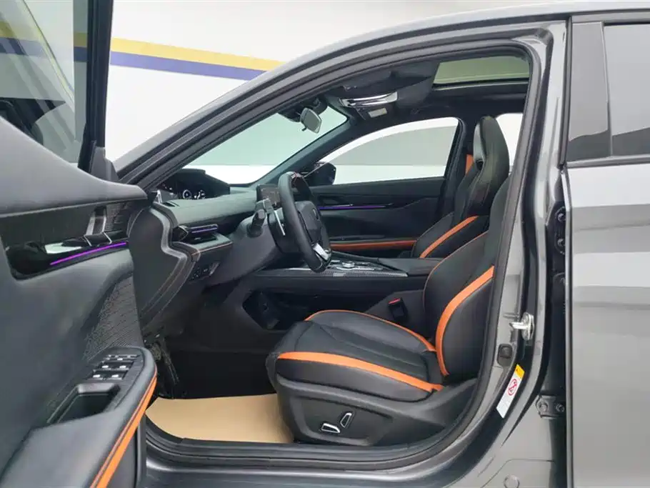 Changan UNI-V 2024 1.5T high-energy version купить на сайте DeffCars