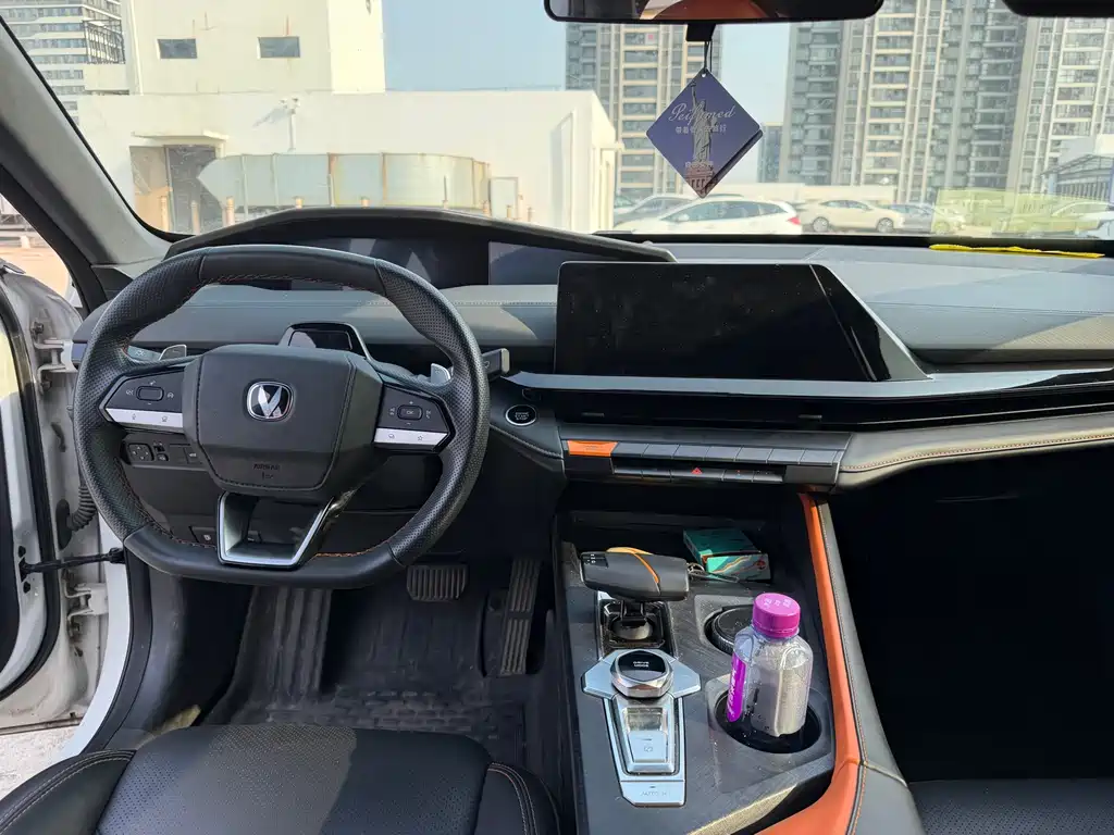 Changan UNI-V 2022 1.5T premium model купить на сайте DeffCars