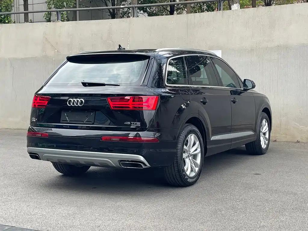 Audi Q7 2019 45 TFSI Comfort купить на сайте DeffCars