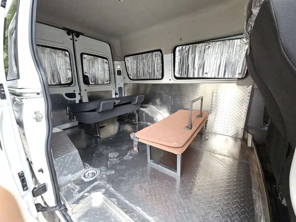 V80 2025 PRO Ao Yuntong 2.0T manual short shaft mid-top 5/6 seats купить на сайте DeffCars
