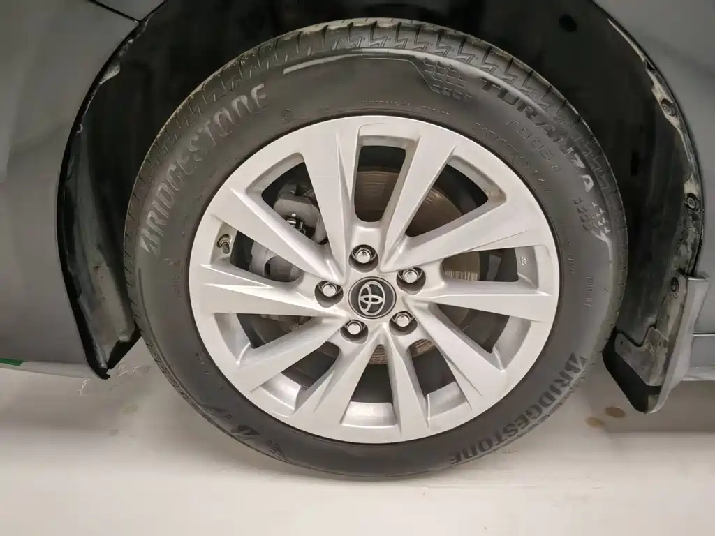 Camry 2021 2.0G Deluxe Edition купить на сайте DeffCars