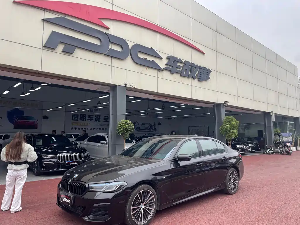 BMW 5 Series 2020 530Li Leading M Sports Package купить на сайте DeffCars