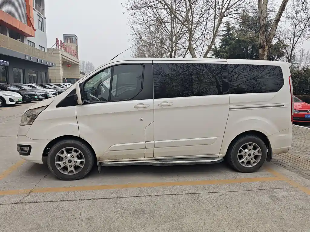 Tourio 2017 2.0T automatic refined version купить на сайте DeffCars