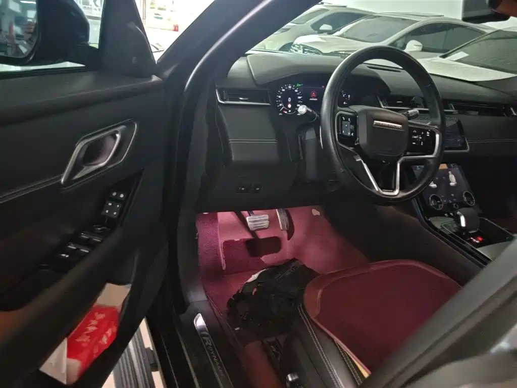 Range Rover Velar 2022 250PS Glitter Gold Collector’s Edition купить на сайте DeffCars