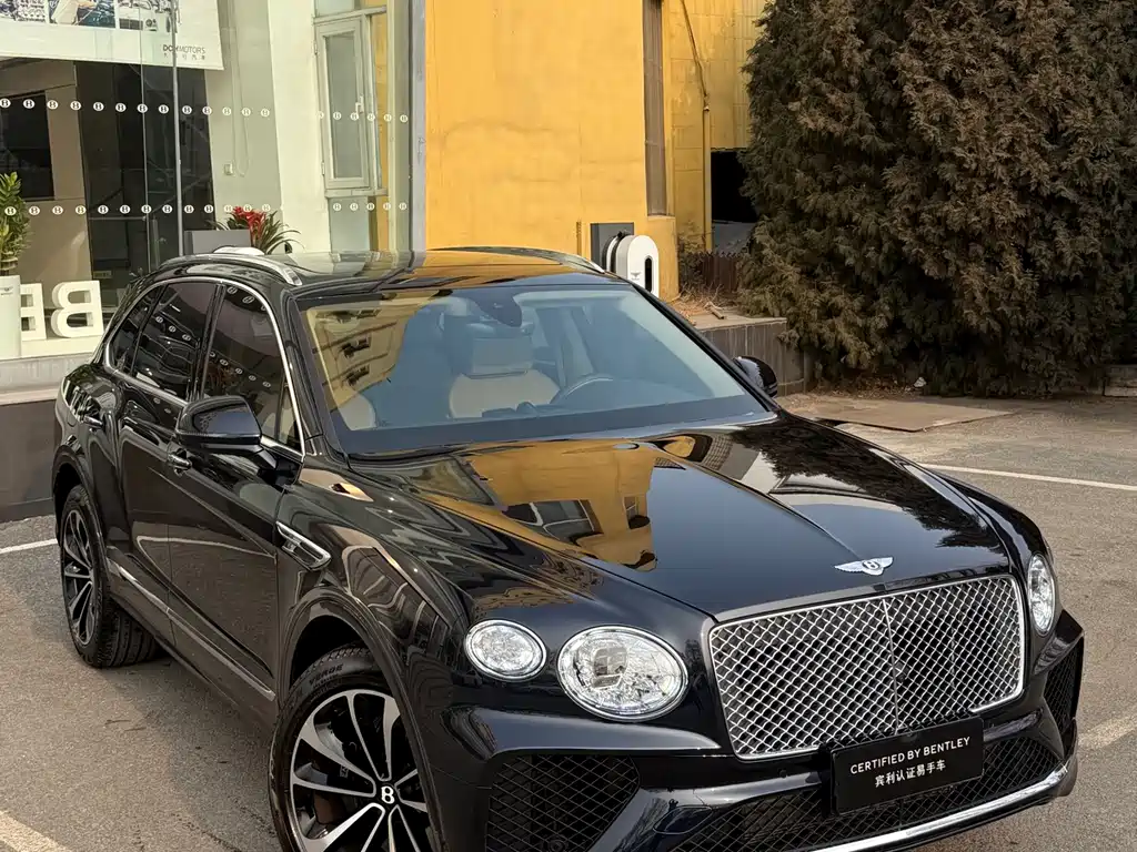 Bentayga 2024 4.0T V8 купить на сайте DeffCars