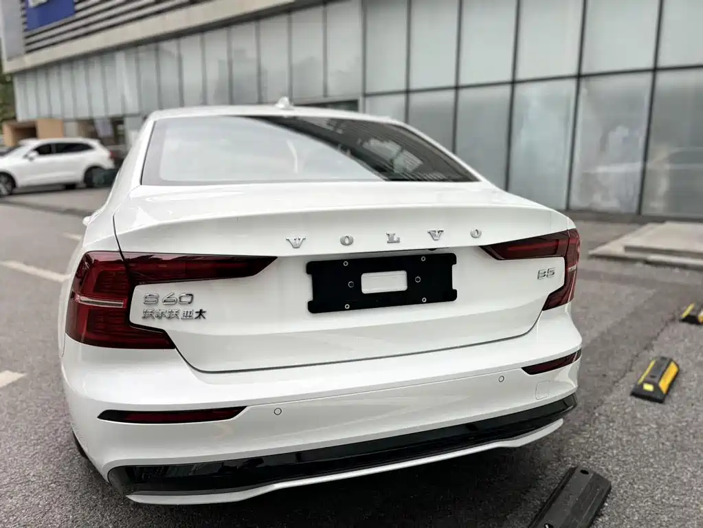 Volvo S60 2024 B5 Zhiya Sports Edition купить на сайте DeffCars