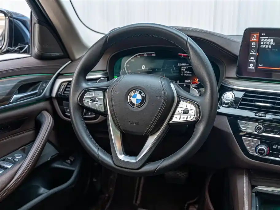BMW 5 Series 2023 530Li Leading Luxury Package купить на сайте DeffCars