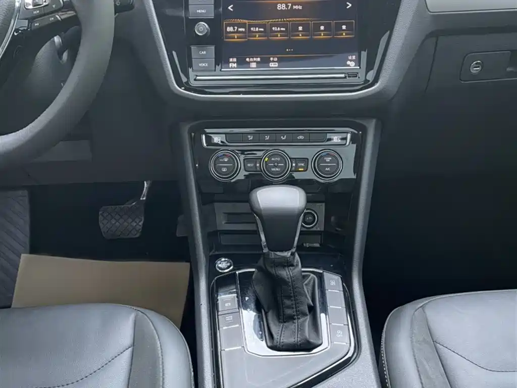 Tiguan L 2019 330TSI automatic two-wheel drive panoramic comfort version National VI купить на сайте DeffCars