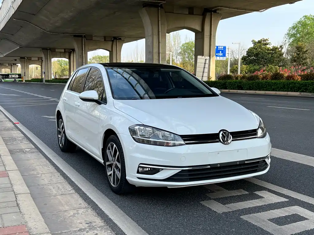 Golf 2018 230TSI automatic luxury model купить на сайте DeffCars